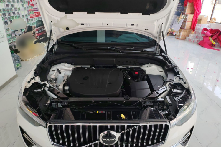 沃尔沃XC60 2025款 B5 四驱智逸豪华版机舱底盘24