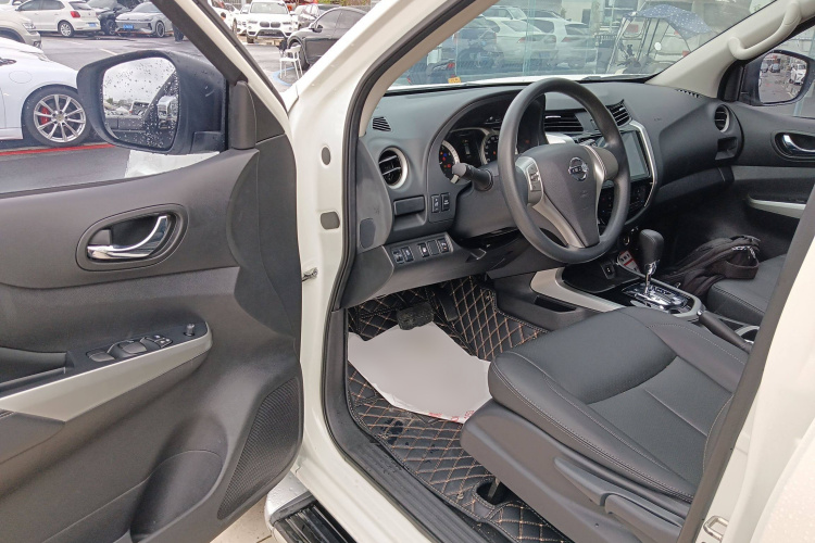 日产 途达 2020款 2.5L XL Upper 4WD 自动四驱豪华版中控内饰20