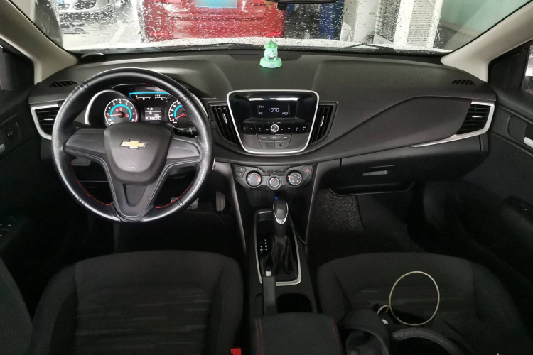 雪佛兰 科沃兹 2019款 320 自动欣享天窗版中控内饰12
