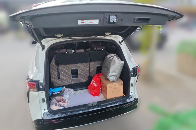 丰田 赛那SIENNA 2021款 2.5L混动 铂金版中控内饰23