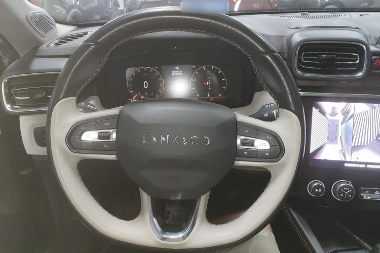 领克02 2022款 2.0TD DCT耀Pro中控内饰13