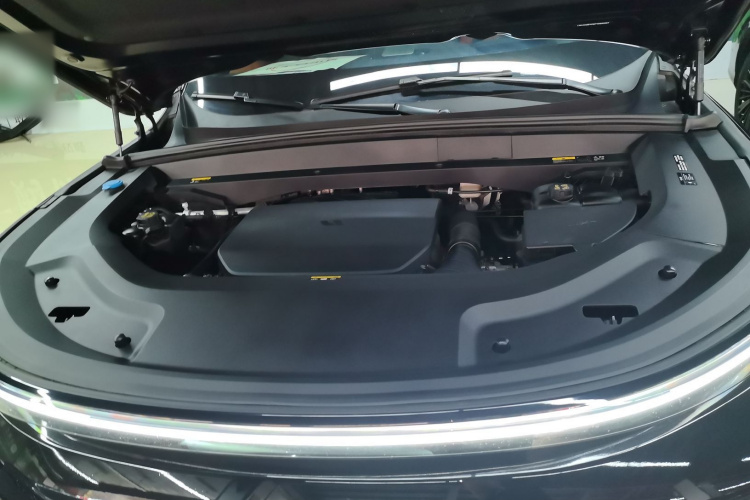 理想汽车 理想L8 2023款 Pro机舱底盘24