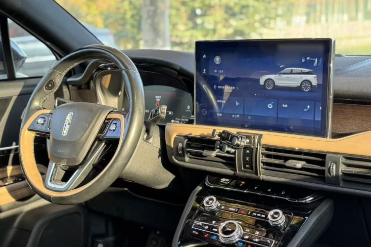 林肯 冒险家 2022款 2.0T 两驱尊雅版中控内饰7003