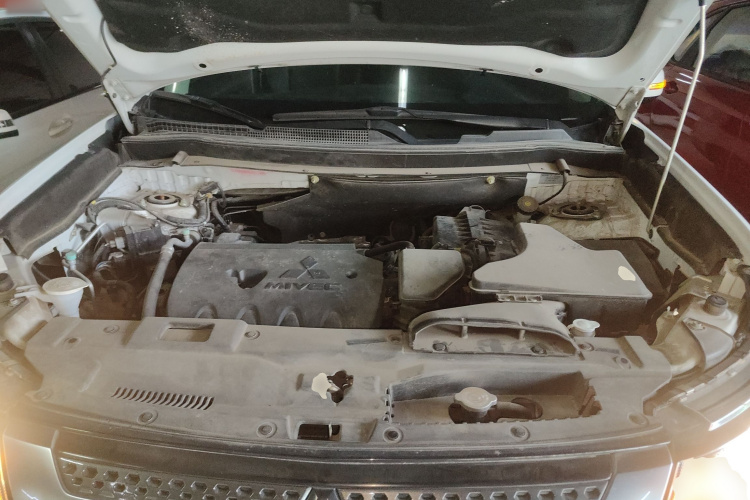 三菱 欧蓝德 2020款 2.0L 两驱畅享版 5座局部细节24