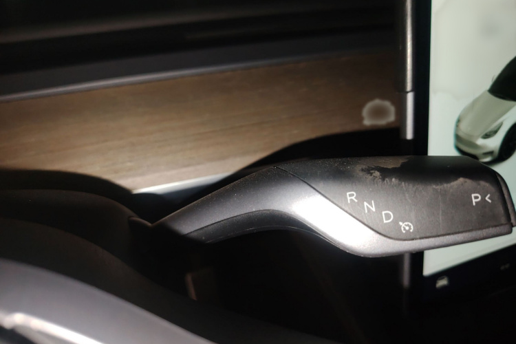 特斯拉 Model Y 2021款 标准续航后驱版局部细节18