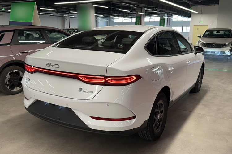 比亚迪 秦PLUS 2025款 DM-i 智驾版 128KM进取型车身外观6005