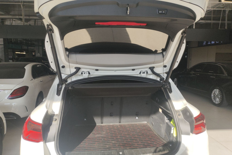 宝马X2(进口) 2019款 sDrive25i 领先型M越野套装 国VI局部细节23