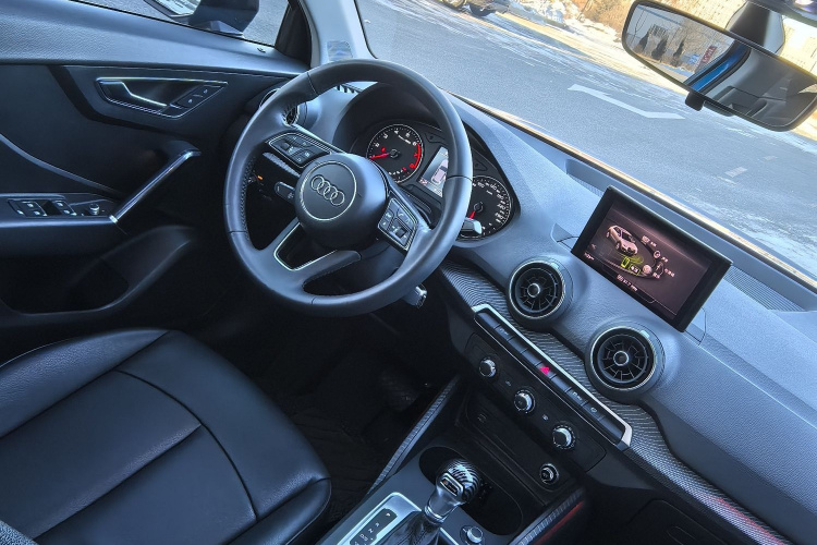 奥迪Q2L 2018款 35 TFSI 上市专享版 国V中控内饰7007