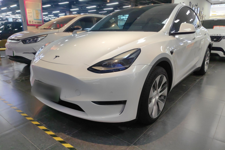 特斯拉 Model Y 2021款 长续航全轮驱动版车身外观1