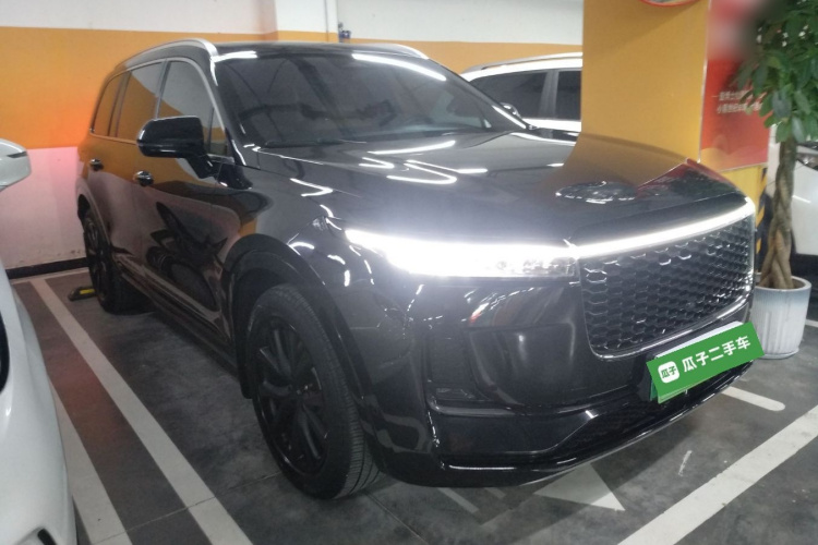 理想汽车 理想ONE 2021款 增程6座版车身外观3