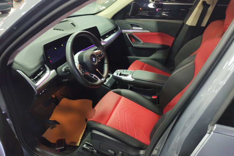 宝马iX1 2023款 eDrive25L M运动套装中控内饰19