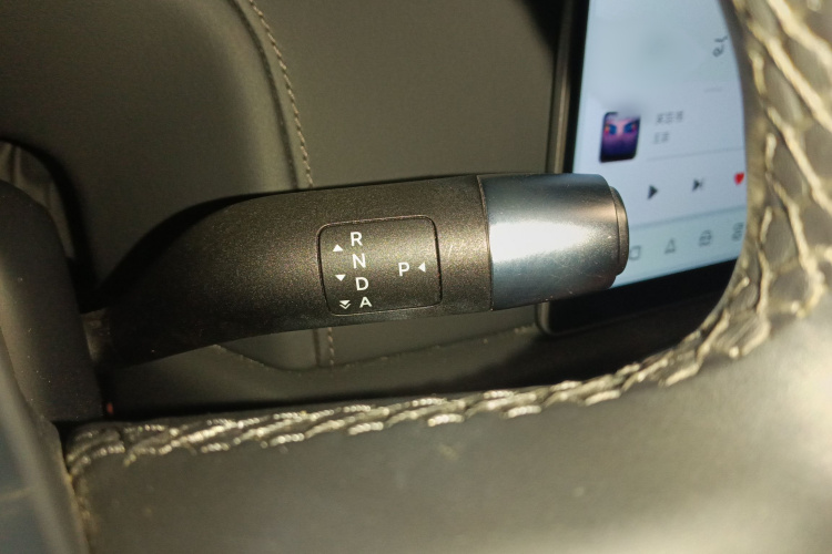 理想汽车 理想L9 2022款 Max局部细节18