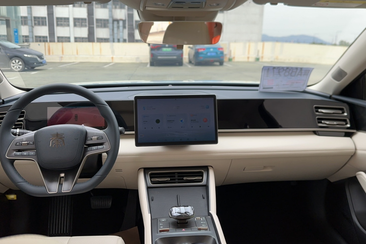 比亚迪 秦L 2024款 DM-i 120KM领先型中控内饰7004