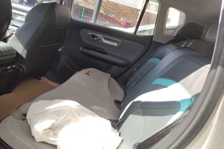 埃安 AION Y 2023款 Plus 610 智领版 三元锂中控内饰21