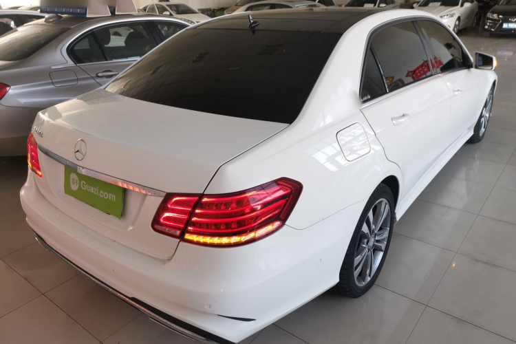 奔驰E级 2015款 改款 E 260 L 运动型车身外观7