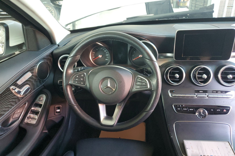 奔驰C级 2017款 改款 C 200 L 运动版局部细节13