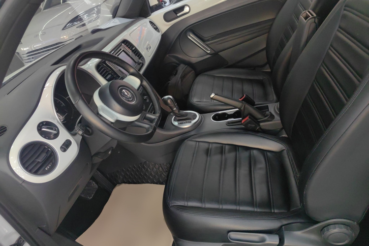 大众 甲壳虫 2015款 180TSI中控内饰19