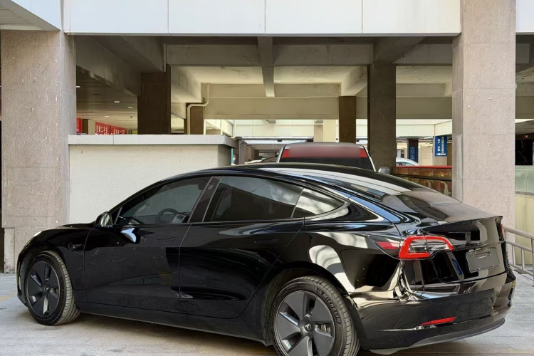 特斯拉 Model 3 2021款 标准续航后驱升级版 3D6车身外观4