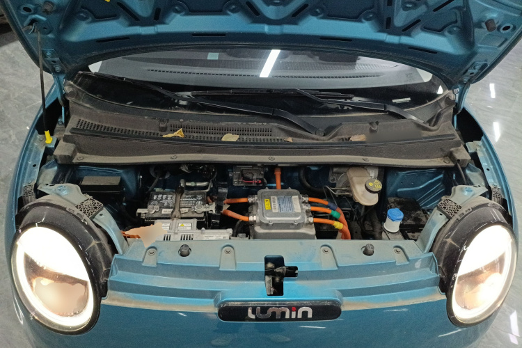 长安启源 长安Lumin 2022款 210km 香甜款机舱底盘24