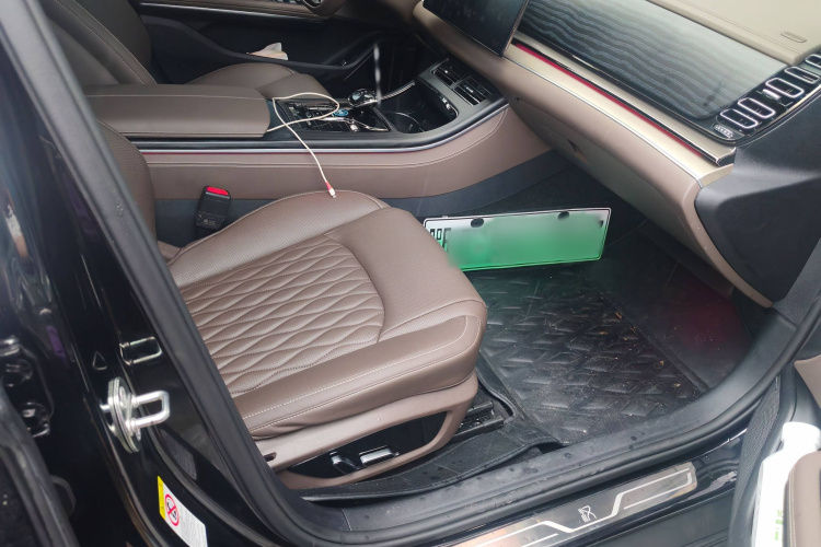 比亚迪 汉 2023款 EV 冠军版 605KM前驱尊贵型中控内饰7005