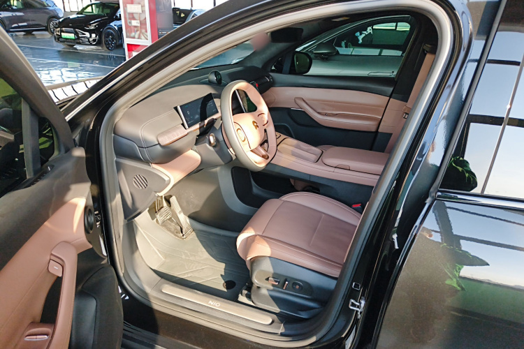 蔚来ES6 2023款 75kWh中控内饰7003