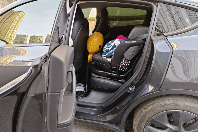 特斯拉 Model Y 2024款 后轮驱动版中控内饰21