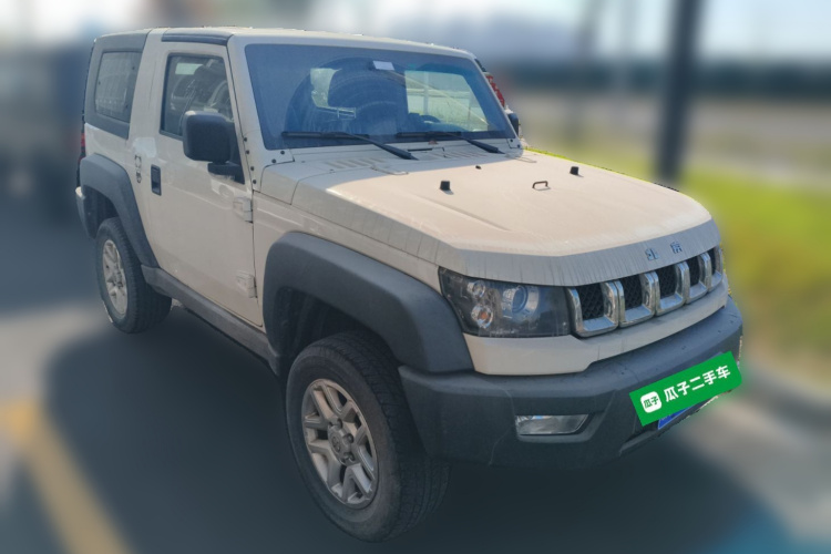 北京越野 北京BJ40 2016款 2.0T 手动两驱尊贵版车身外观6002