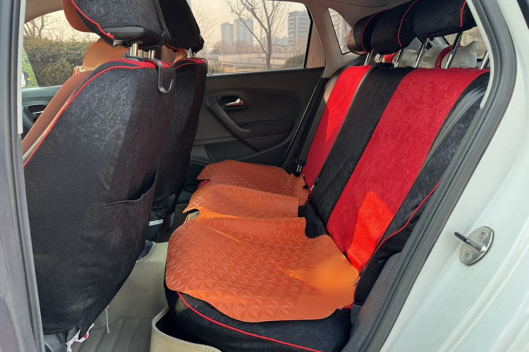 大众 Polo 2014款 1.4L 手动风尚版中控内饰7002