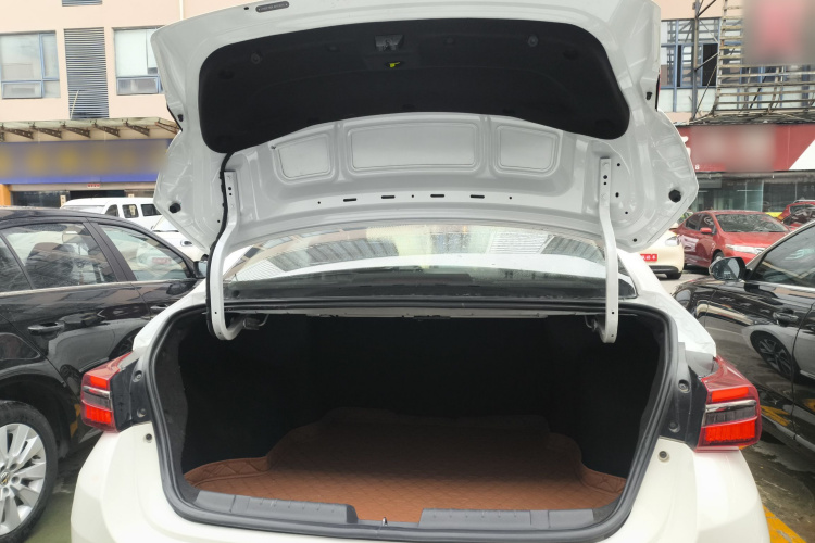 奇瑞 艾瑞泽GX 2018款 1.5T 手动型色版 国V机舱底盘23