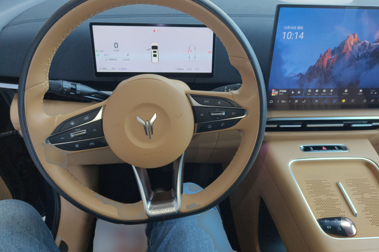 岚图汽车 岚图梦想家 2025款 PHEV 四驱旗舰鲲鹏版中控内饰12