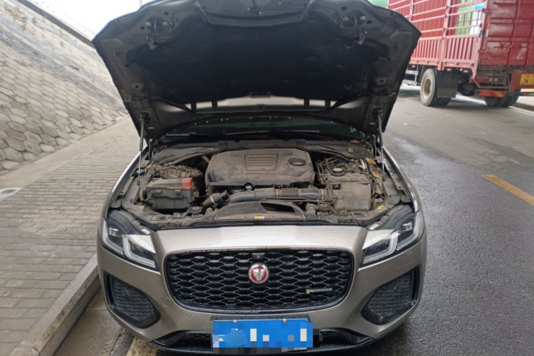 捷豹XFL 2021款 XFL 2.0T P250 四驱曜黑运动版机舱底盘24