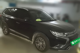三菱 欧蓝德 2016款 2.4L 四驱精英版 5座