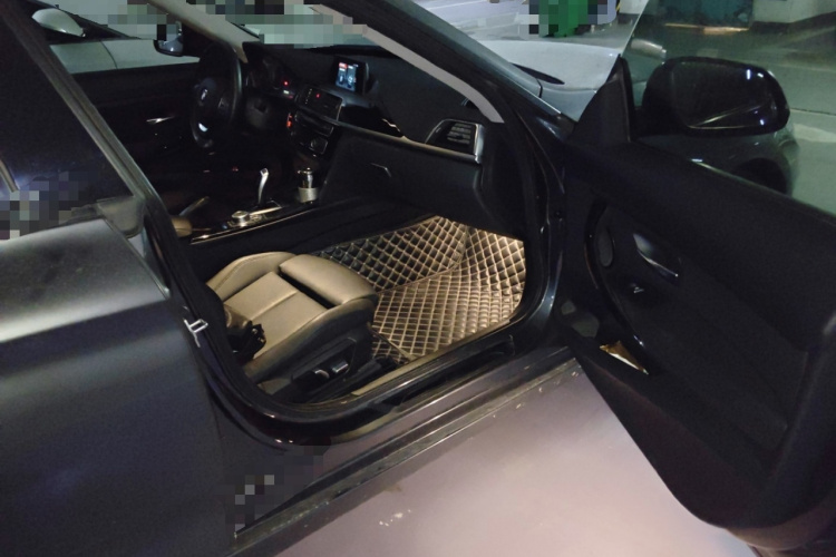 宝马3系GT 2019款 320i 时尚型局部细节9005