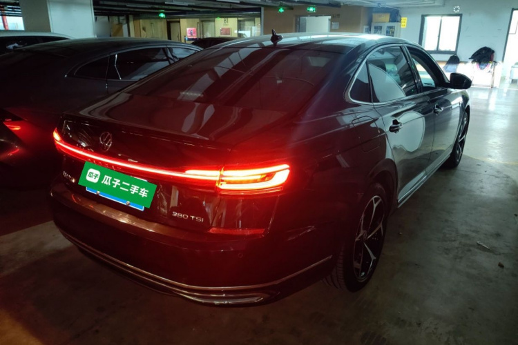 大众 帕萨特 2025款 出众款 330TSI 星空精英版车身外观6005