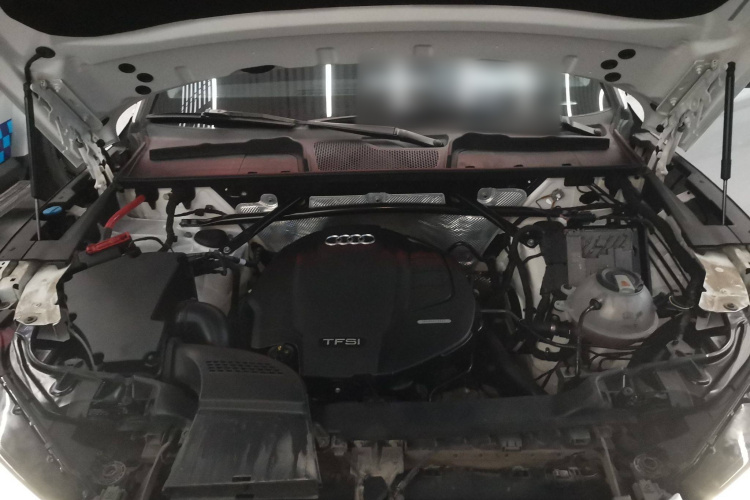 奥迪Q5L 2020款 改款 40 TFSI 荣享时尚型机舱底盘24