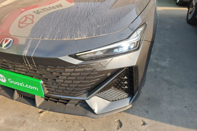 长安UNI-V 2022款 1.5T 尊贵型局部细节36