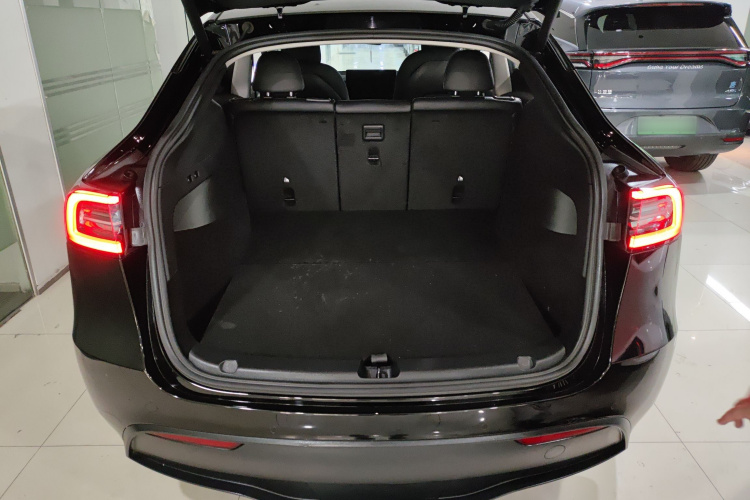特斯拉 Model Y 2022款 长续航全轮驱动版局部细节23