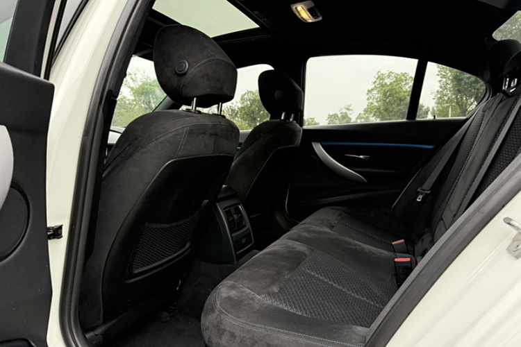 宝马3系 2018款 320i M运动套装中控内饰7007