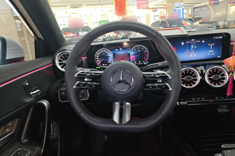 奔驰A级 2023款 A 200 L 时尚型中控内饰13
