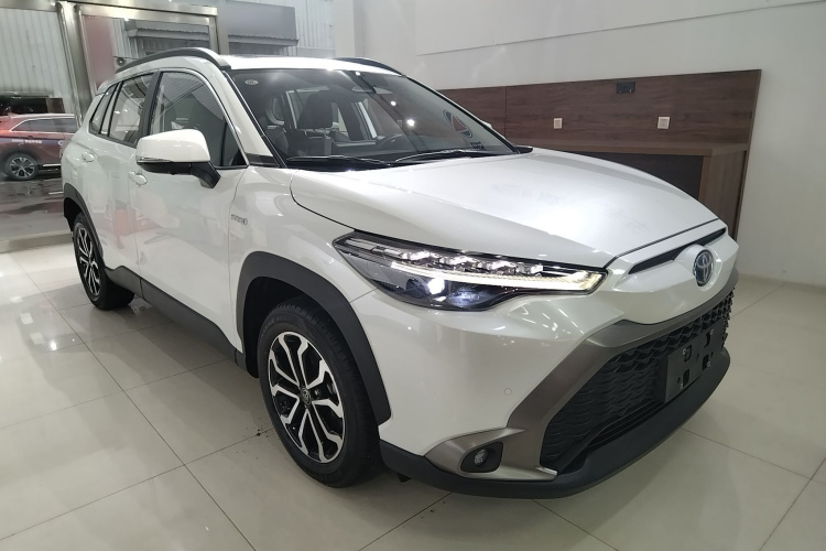 丰田 锋兰达 2023款 2.0L 智能电混双擎 尊贵版车身外观3