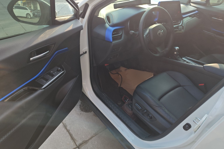 丰田C-HR 2021款 2.0L 豪华版中控内饰20