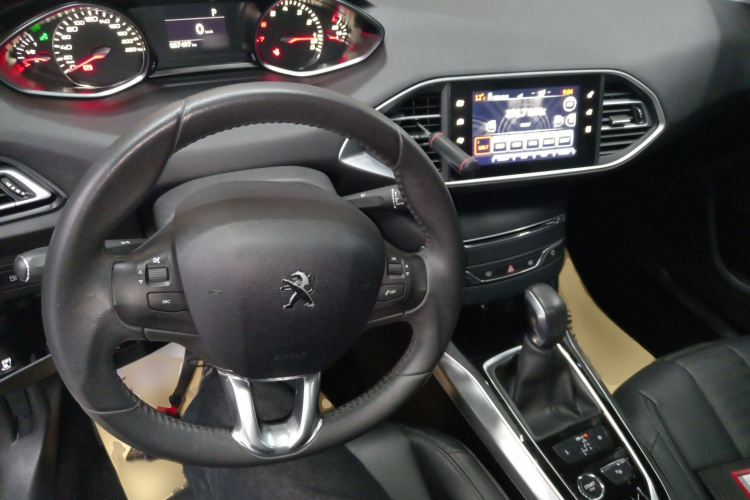 标致308S 2015款 1.6T 自动睿驰版中控内饰7002