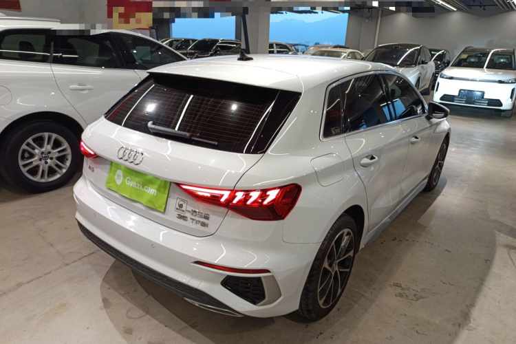奥迪A3 2021款 Sportback 35 TFSI 进取运动型车身外观7