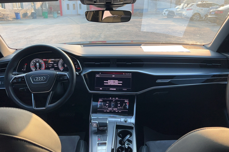 奥迪A6L 2023款 改款 40 TFSI 豪华动感型中控内饰7005