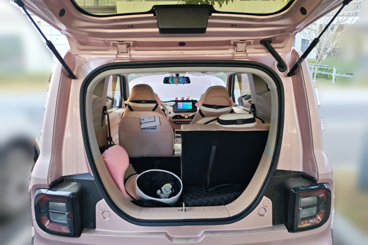 吉利银河 2023款 熊猫mini 200km 耐力熊中控内饰23