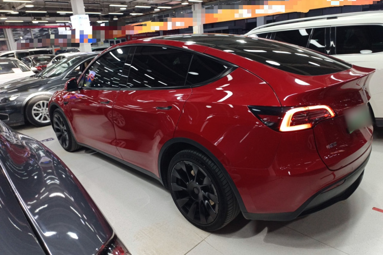 特斯拉 Model Y 2022款 改款 长续航全轮驱动版车身外观4
