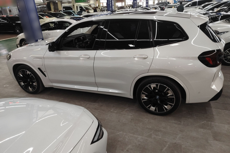 宝马iX3 2022款 改款 创领型车身外观6003