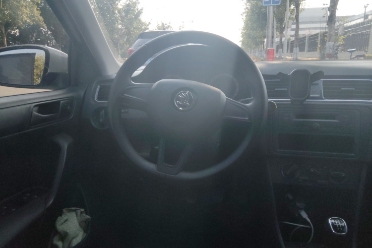 斯柯达 昕锐 2019款 改款 1.5L 手动标准版 国VI中控内饰13