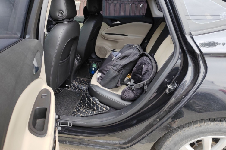 别克 威朗 2018款 三厢 15S 自动领先型中控内饰7004