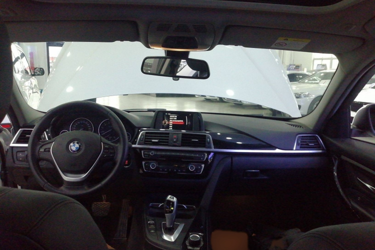 宝马3系 2017款 320Li 时尚型中控内饰7002